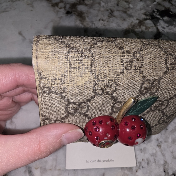 Gucci Beige Cherry Print Women's Wallet - Picture 11 of 12